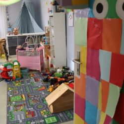 Einblick in die Spielgruppe Rägebogescherli Niederscherli
